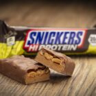 HI PROTEIN BAR 55 G SNICKERS
